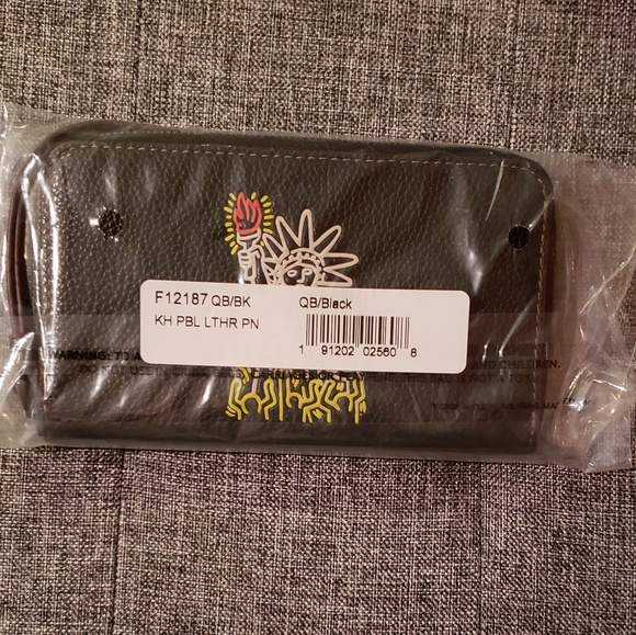 Coach | Limited Edition Keith Haring Wallet - Picture 5 of 6
